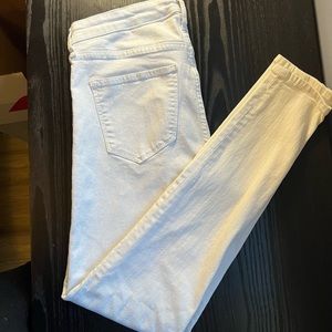 White skinny jeans